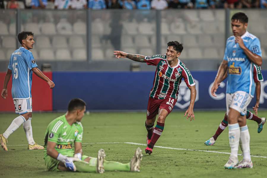 Cano comemora o gol da virada do Fluminense