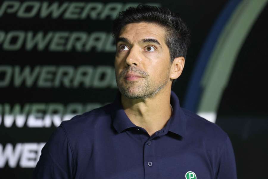 "No futebol brasileiro se pode ser tudo, menos Abel", reclama Abel Ferreira