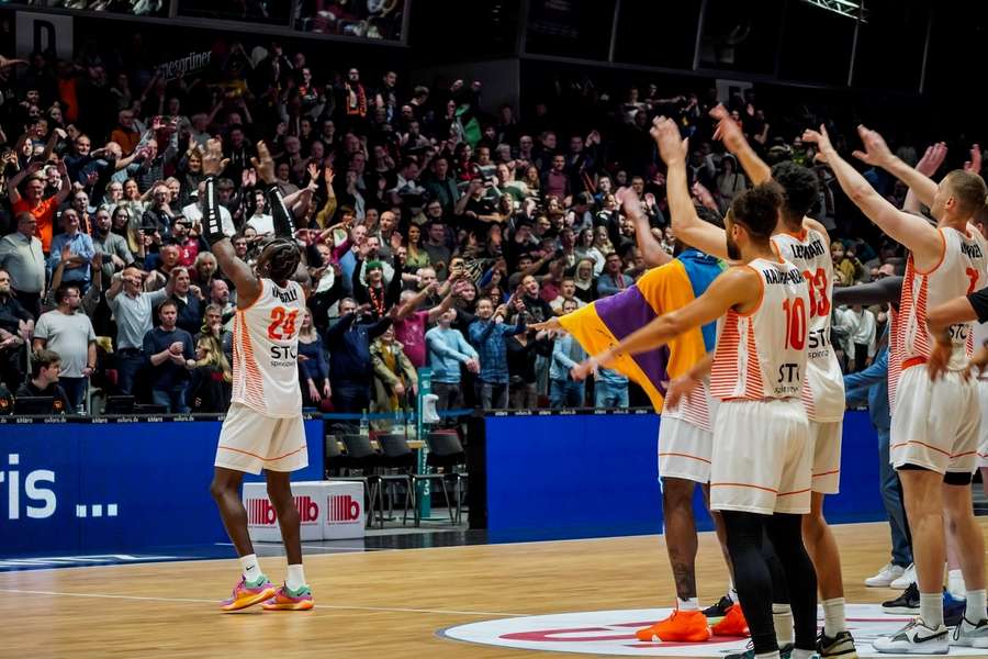 Bundesliga-Spitzenreiter Niners Chemnitz hat das Halbfinale des FIBA Europe Cups erreicht.