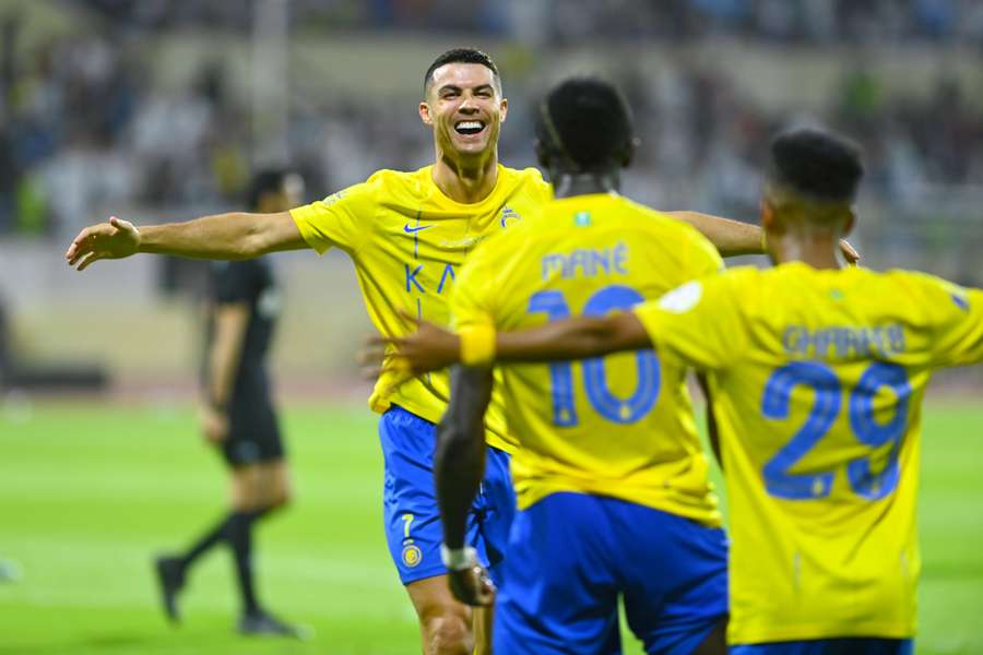 Cristiano Ronaldo sonríe en Arabia Saudí.