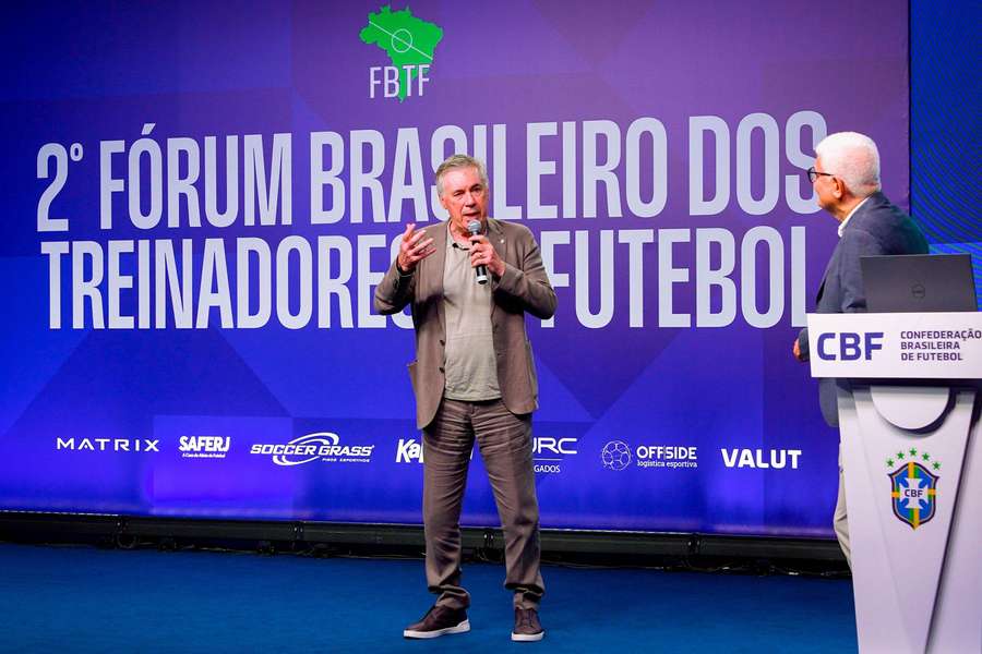 Carlo Ancelotti foi o convidado de honra de evento voltado para os técnicos brasileiros