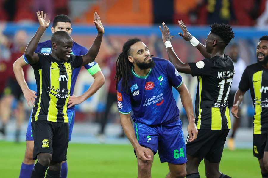 Kanté virou para o Al-Ittihad com um golaço