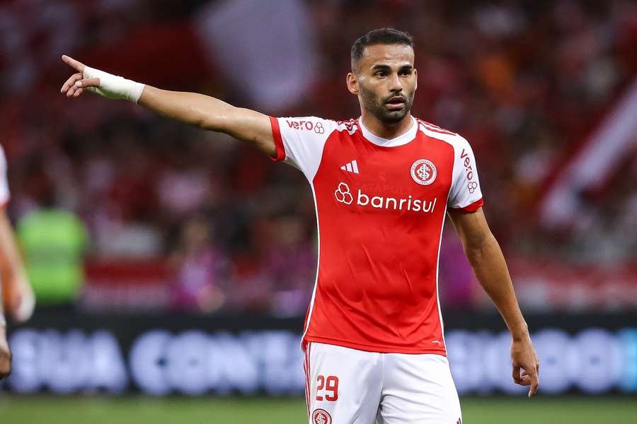 Santos assumiria dívida do Internacional por Thiago Maia, mas negócio "melou"
