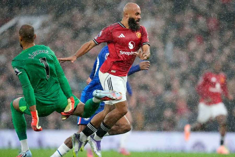 Chelsea boss Maresca: It all changed with Sanchez dismissal -  TribalFootball.com