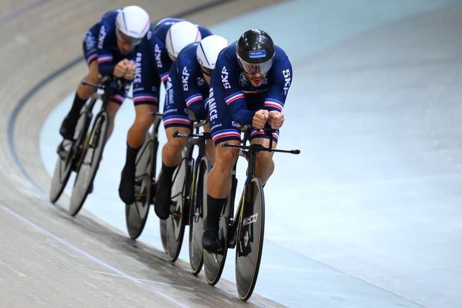 Les Français hier sur la piste du Vélodrome national.