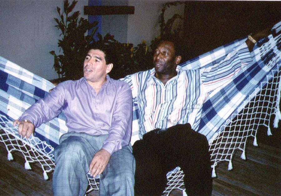 Maradona y Pelé, juntos