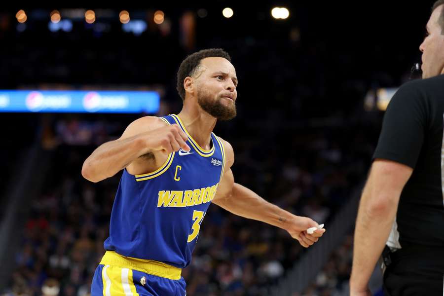 Mange betragter Stephen Curry som den bedste skytte i NBA nogensinde, og natten til tirsdag viste han hvorfor.