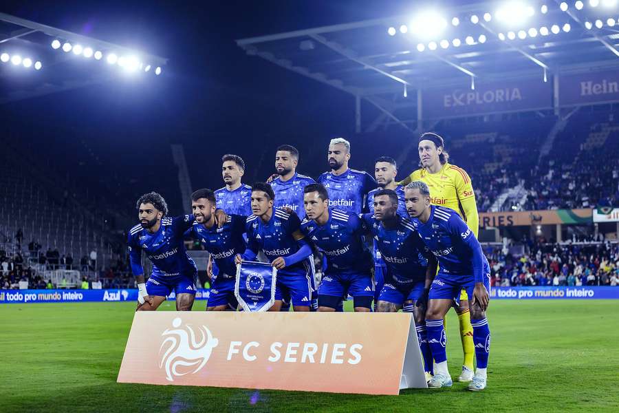 Time do Cruzeiro no primeiro desafio da temporada Time do Cruzeiro no primeiro desafio da temporada