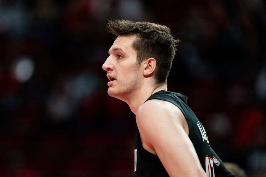 Krejčí vyzkoušel pět hodů za tři body.