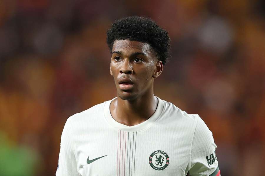Bayern se zajímá o stopera Chelsea Joshe Acheamponga.