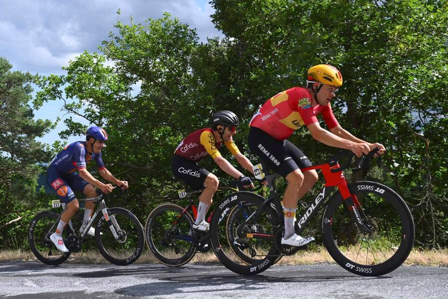 Anthon Charmig celebra su triunfo en el Tour de Auvernia-Ródano-Alpes