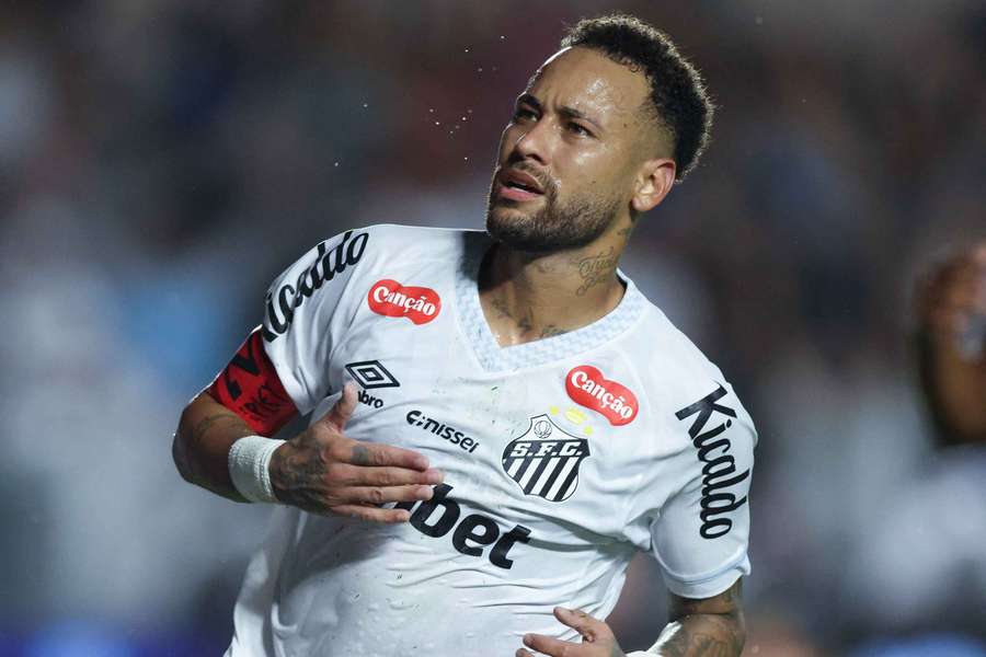 Contra o Corinthians, Neymar quer mostrar que é capaz