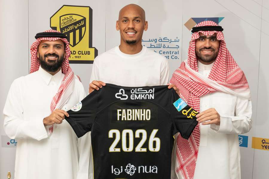 Fabinho tem vínculo com o Al-Ittihad até o meio de 2026