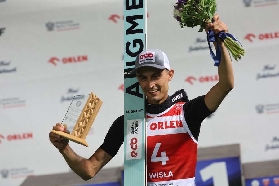 Maciej Kot nieoczekiwanym triumfatorem konkursu w Wiśle, Stoch trzeci