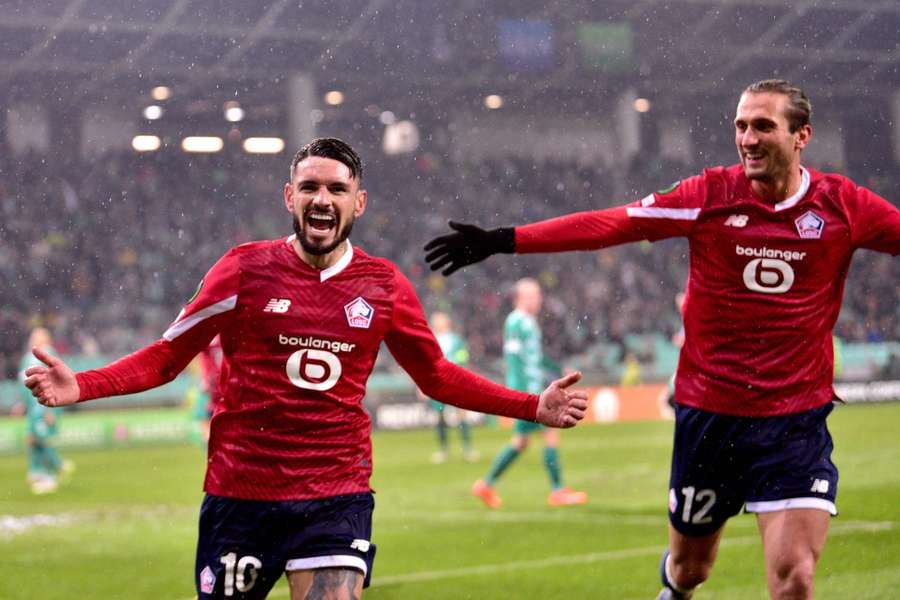 Remy Cabella celebrates his goal for Lille