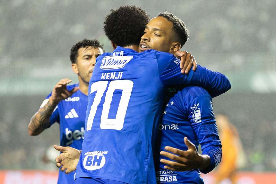 Matheus Pereira garantiu a vitória do Cruzeiro sobre o Coritiba Matheus Pereira garantiu a vitória do Cruzeiro sobre o Coritiba