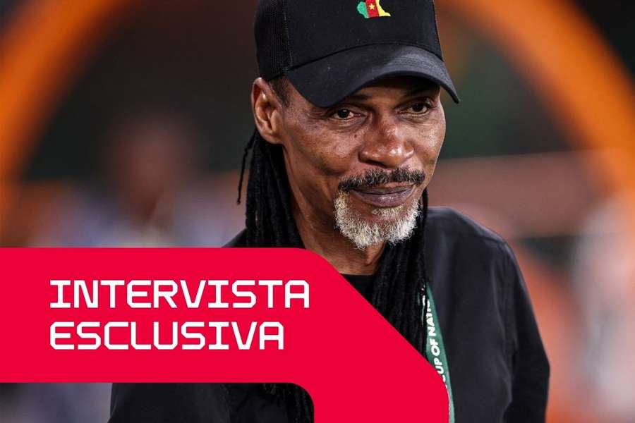 Rigobert Song mentre allena la Camerun.