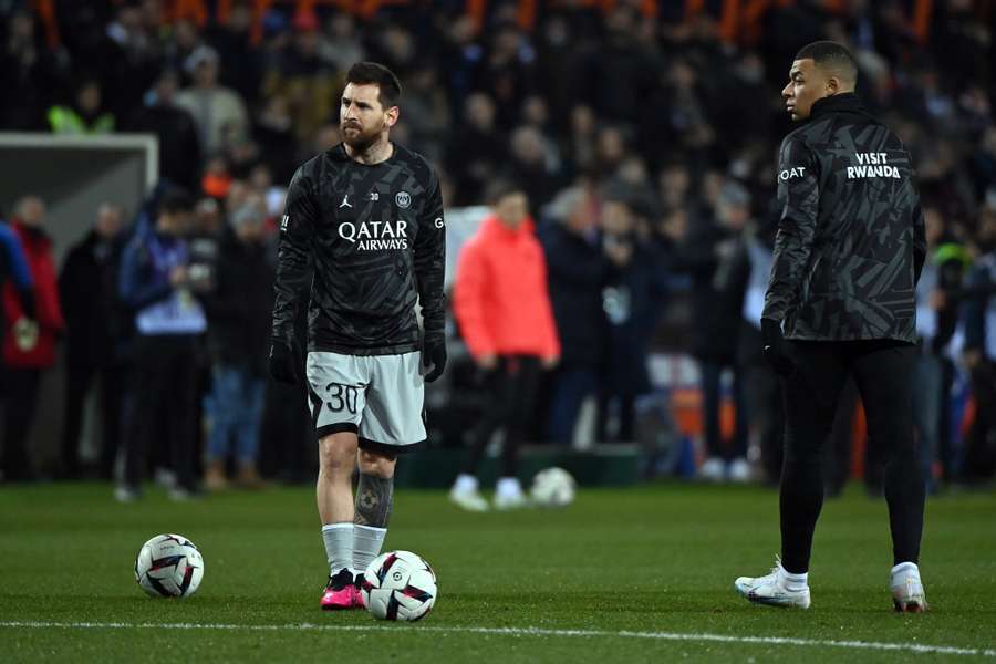 Mbappé e Messi con la maglia del Psg