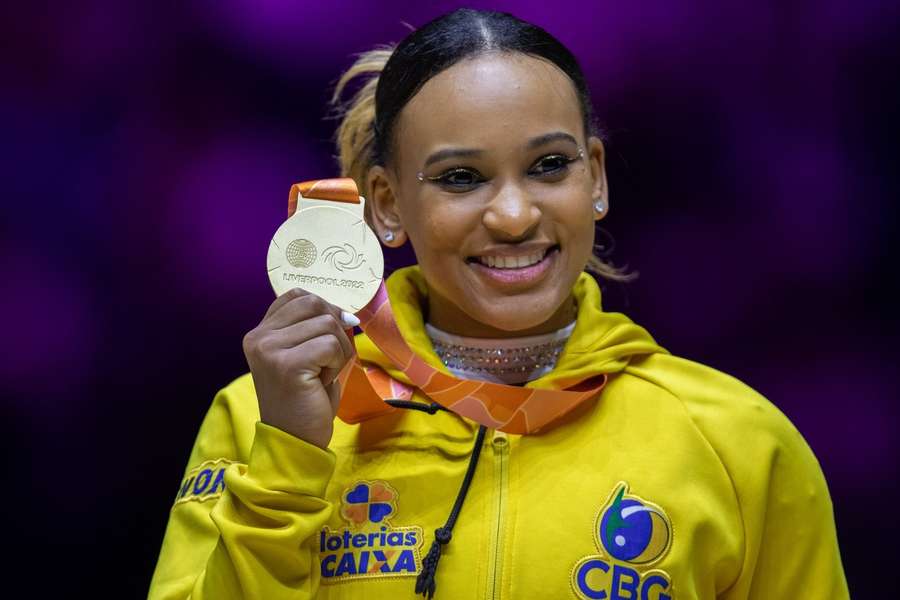 Rebeca Andrade é campeã mundial de ginástica artística no individual geral