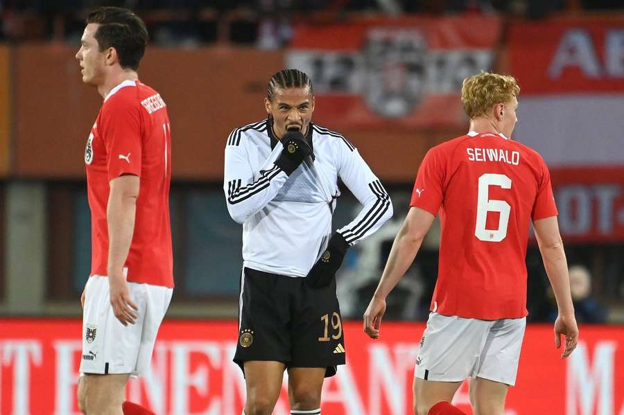 Leroy Sane (M.) zeigte gegen Österreich zwar Leidenschaft - wohl aber im falschen Moment.