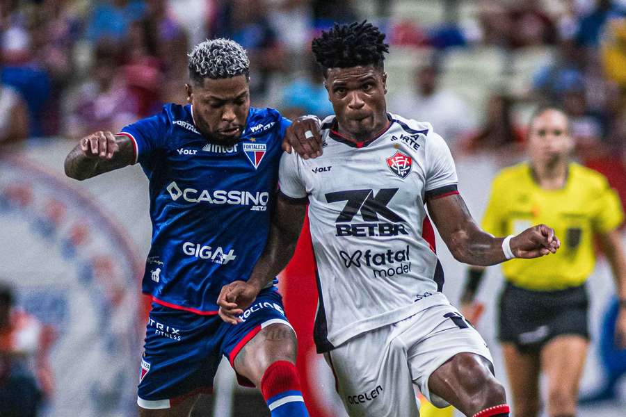 Vitória e Fortaleza fazem duelo nordestino pelo Brasileirão Vitória e Fortaleza fazem duelo nordestino pelo Brasileirão
