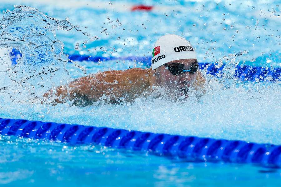 Diogo Ribeiro falhou o apuramento para as meias-finais dos 100 metros mariposa