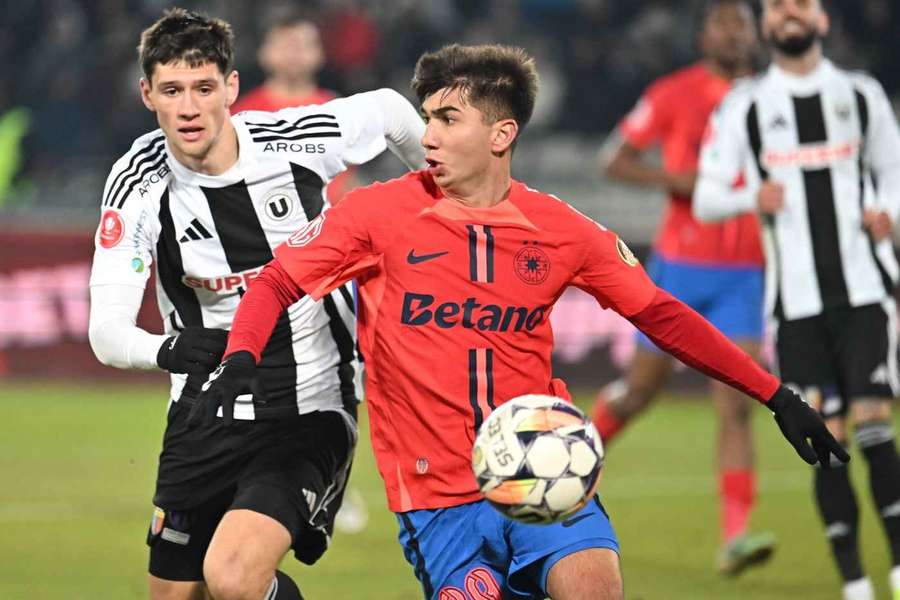 Vladislav Blănuță într-o partidă cu FCSB