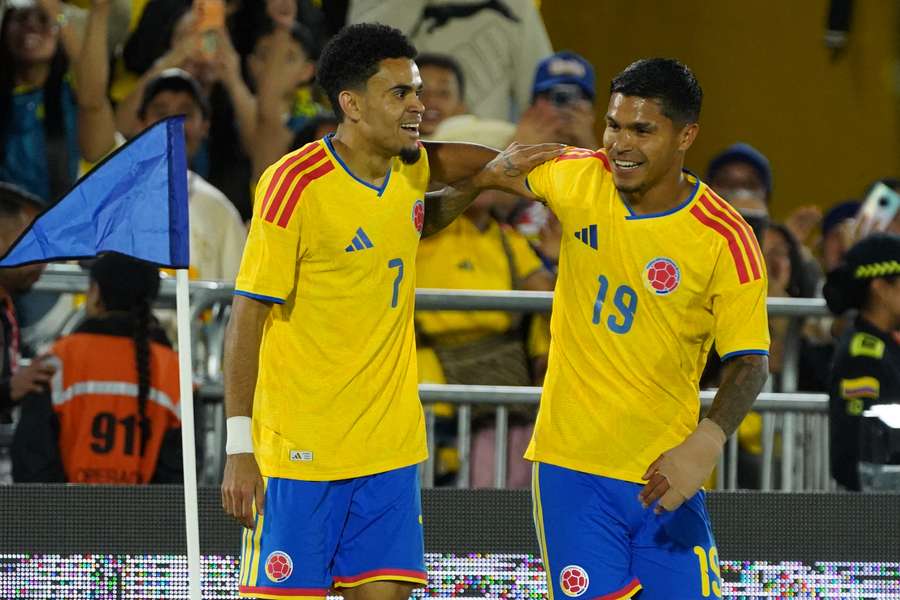 Luis Diaz celebra il gol con Juan Camilo Hernandez Luis Diaz celebra il gol con Juan Camilo Hernandez