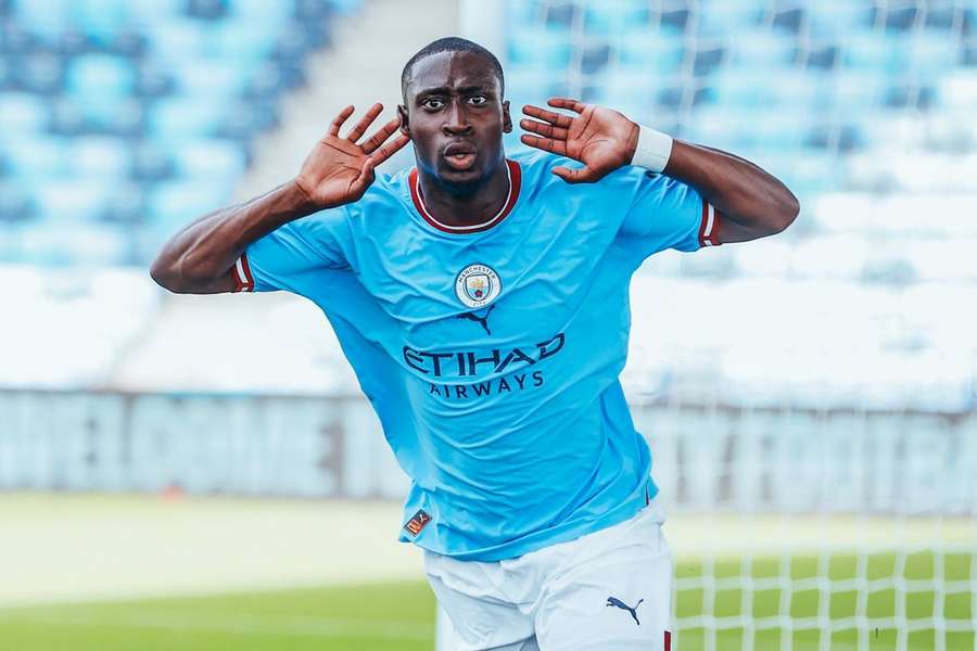 Ajax ultrapassa West Ham e vai contratar Carlos Borges