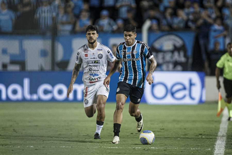 No jogo de ida, as equipes ficaram no 0 a 0