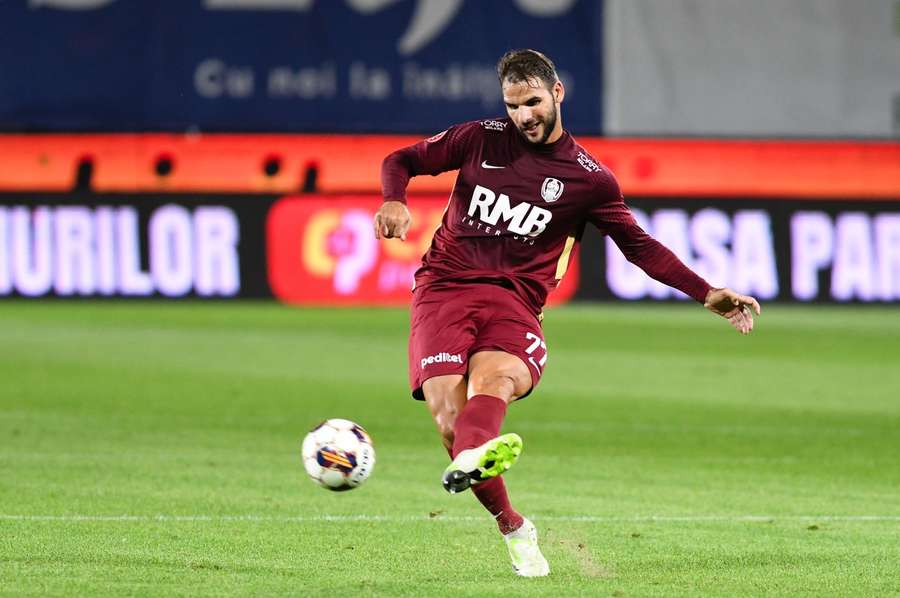 Panagiotis Tachtsidis în partida cu FCU 1948 Craiova 