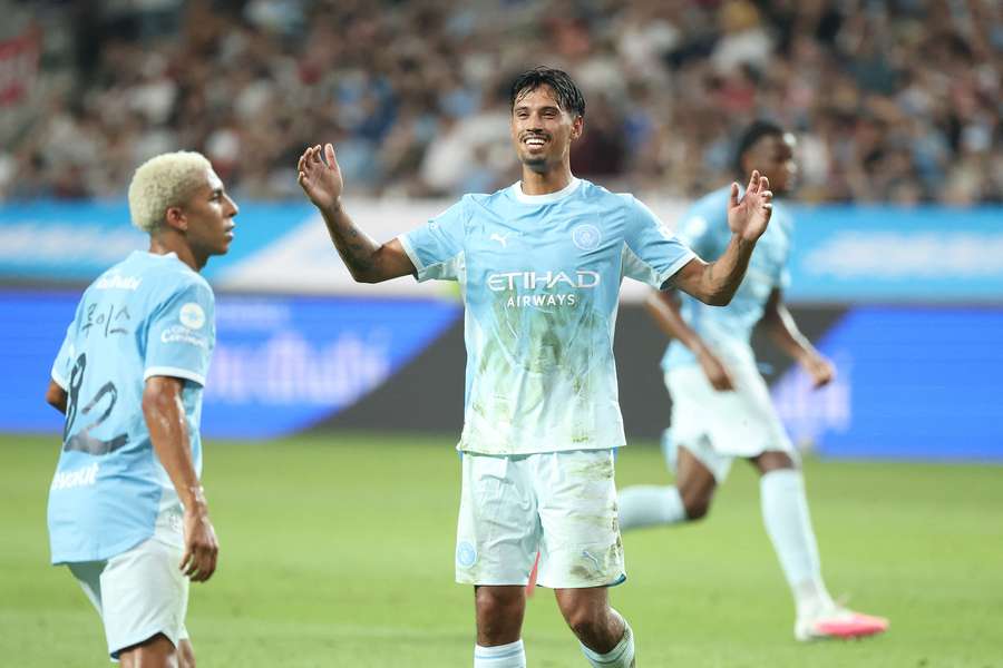 Mijlocașul olandez Tijjani Reijnders a ajuns în Arabia Saudită după transferul de la Manchester City la Al Qadsiah Mijlocașul olandez Tijjani Reijnders a ajuns în Arabia Saudită după transferul de la Manchester City la Al Qadsiah