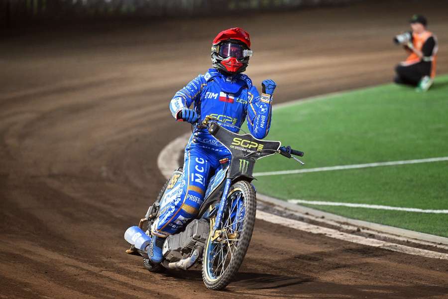 Plochodrážní Grand Prix České republiky vyhrál Polák Zmarzlik, Kvěch byl osmý