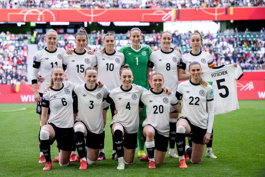 Die Damen profitieren von einem historischen Preisgeld.