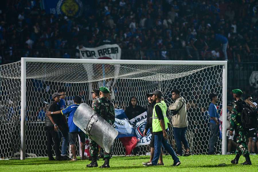 El mundo del fútbol, de luto por la tragedia en Indonesia