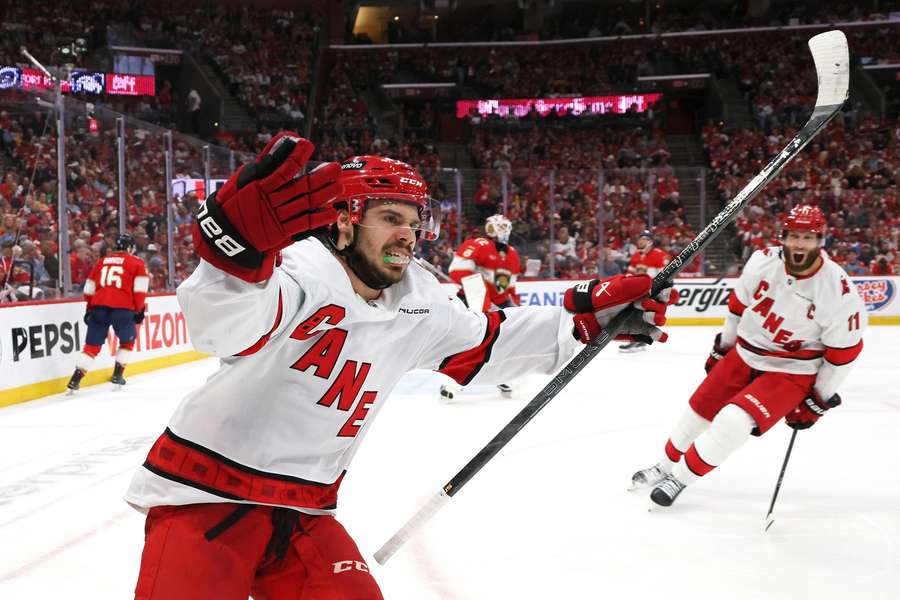 Carolina wendet das Saisonende in den NHL-Playoffs ab, Andersen bewahrt Florida vor dem Aus