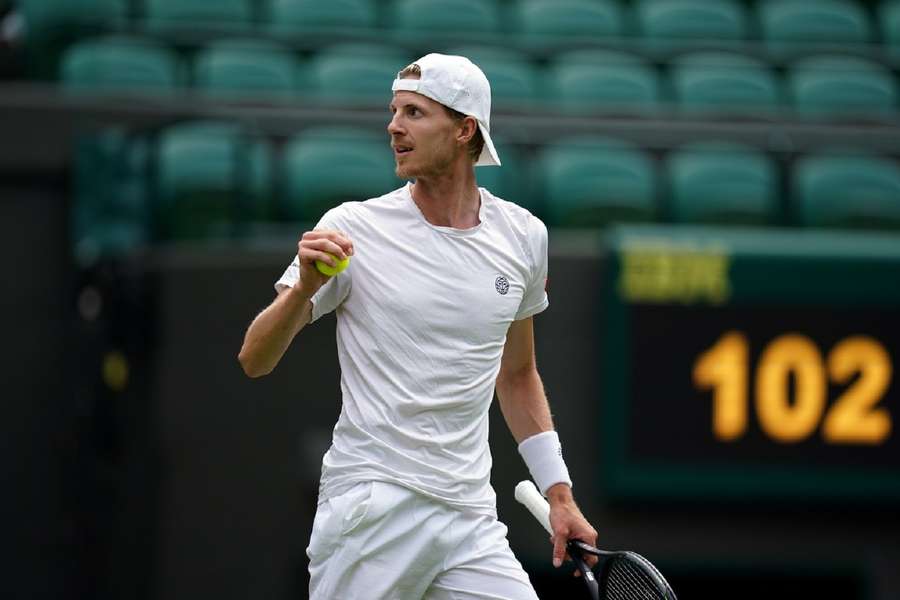 Gijs Brouwer werd op Wimbledon in de eerste ronde uitgeschakeld door Alexander Zverev