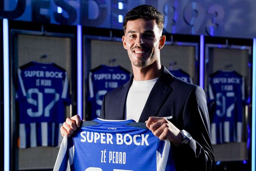 Zé Pedro renovou até 2027 com o FC Porto