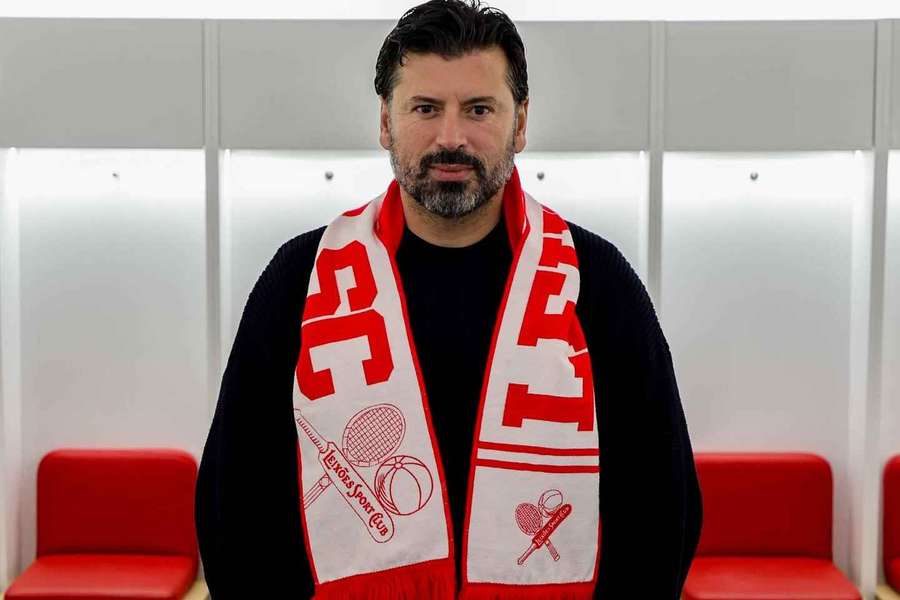 Carlos Fangueiro apresentado no Leixões