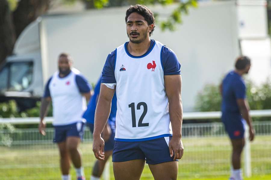 Yoram Moefana will start at centre for France