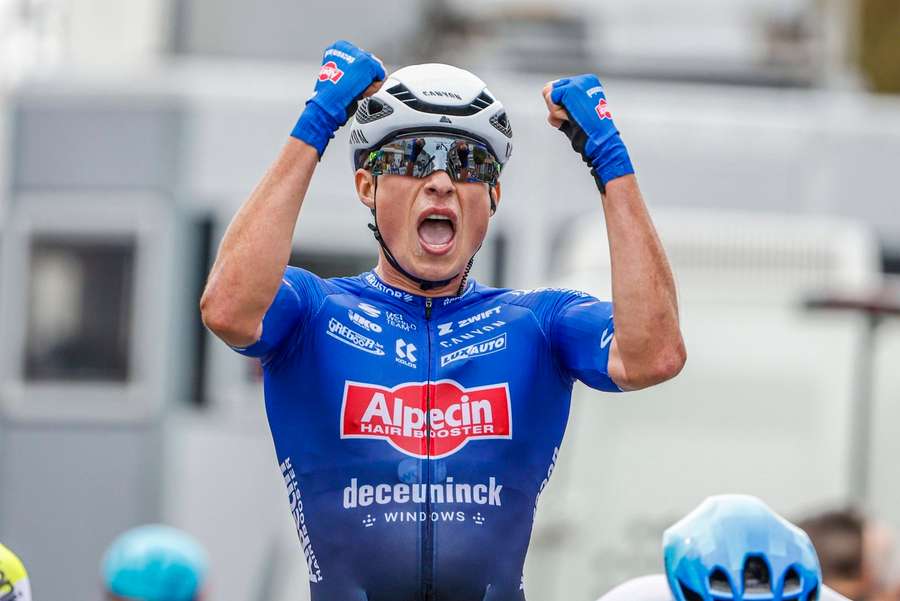 Jasper Philipsen sprint naar zege Tour de France Prudential Singapore Criterium