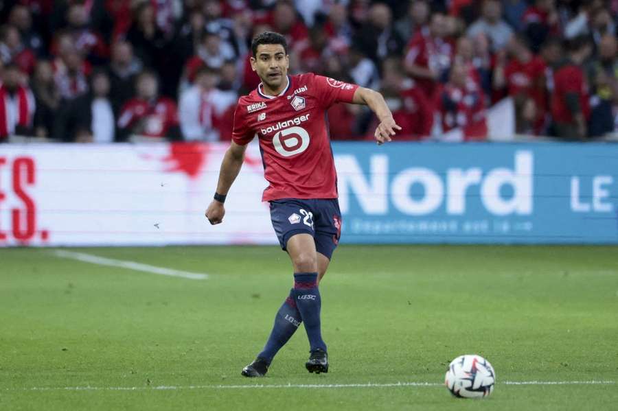 Benjamin André (Lille) durante el partido de Ligue 1 entre el LOSC y el Olympique de Marsella en el estadio Pierre-Mauroy de Villeneuve-d'Ascq el 4 de mayo de 2025. Benjamin André (Lille) durante el partido de Ligue 1 entre el LOSC y el Olympique de Marsella en el estadio Pierre-Mauroy de Villeneuve-d'Ascq el 4 de mayo de 2025.