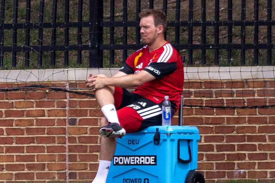 Julian Nagelsmann muss noch auf die Info über den deutschen Gegner im ersten K.o.-Spiel warten. Julian Nagelsmann muss noch auf die Info über den deutschen Gegner im ersten K.o.-Spiel warten.