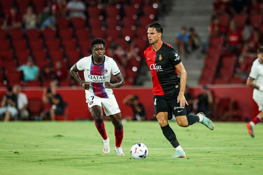 Martin Valjent proti PSG.