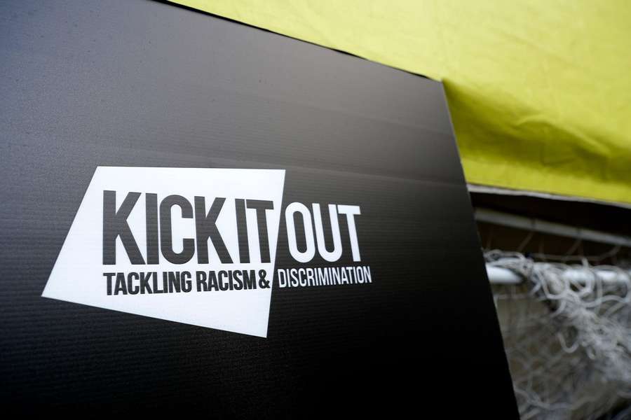 Het Kick it Out logo