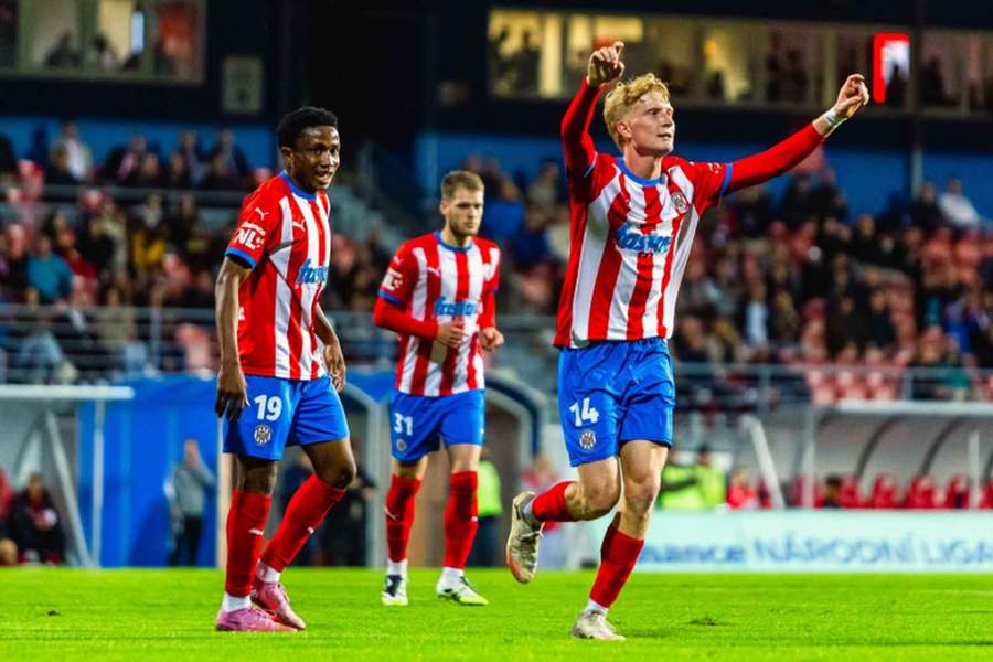 Zbrojovka Brno má v čele druhé ligy náskok pěti bodů. Zbrojovka Brno má v čele druhé ligy náskok pěti bodů.