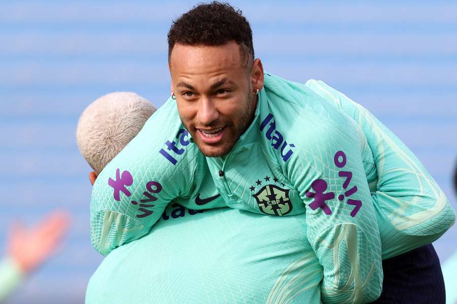 Neymar chegou bichado à Seleção Neymar chegou bichado à Seleção