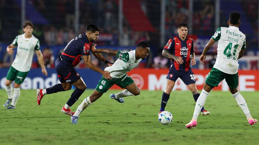 Palmeiras poderia ter terminado primeiro tempo com maior vantagem Palmeiras poderia ter terminado primeiro tempo com maior vantagem