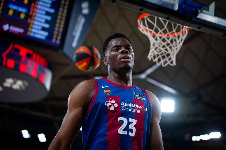 James Nnaji, con los colores del Barça, con el que tiene contrato hasta 2027