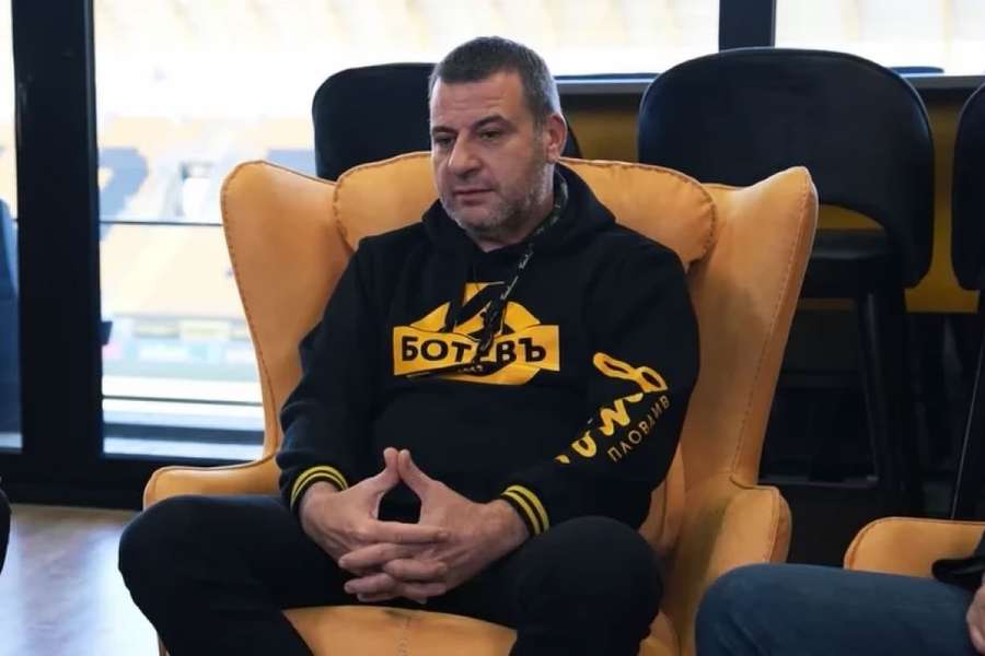 Ilyisian Filipov tinha assumido o clube em 2025 Ilyisian Filipov tinha assumido o clube em 2025